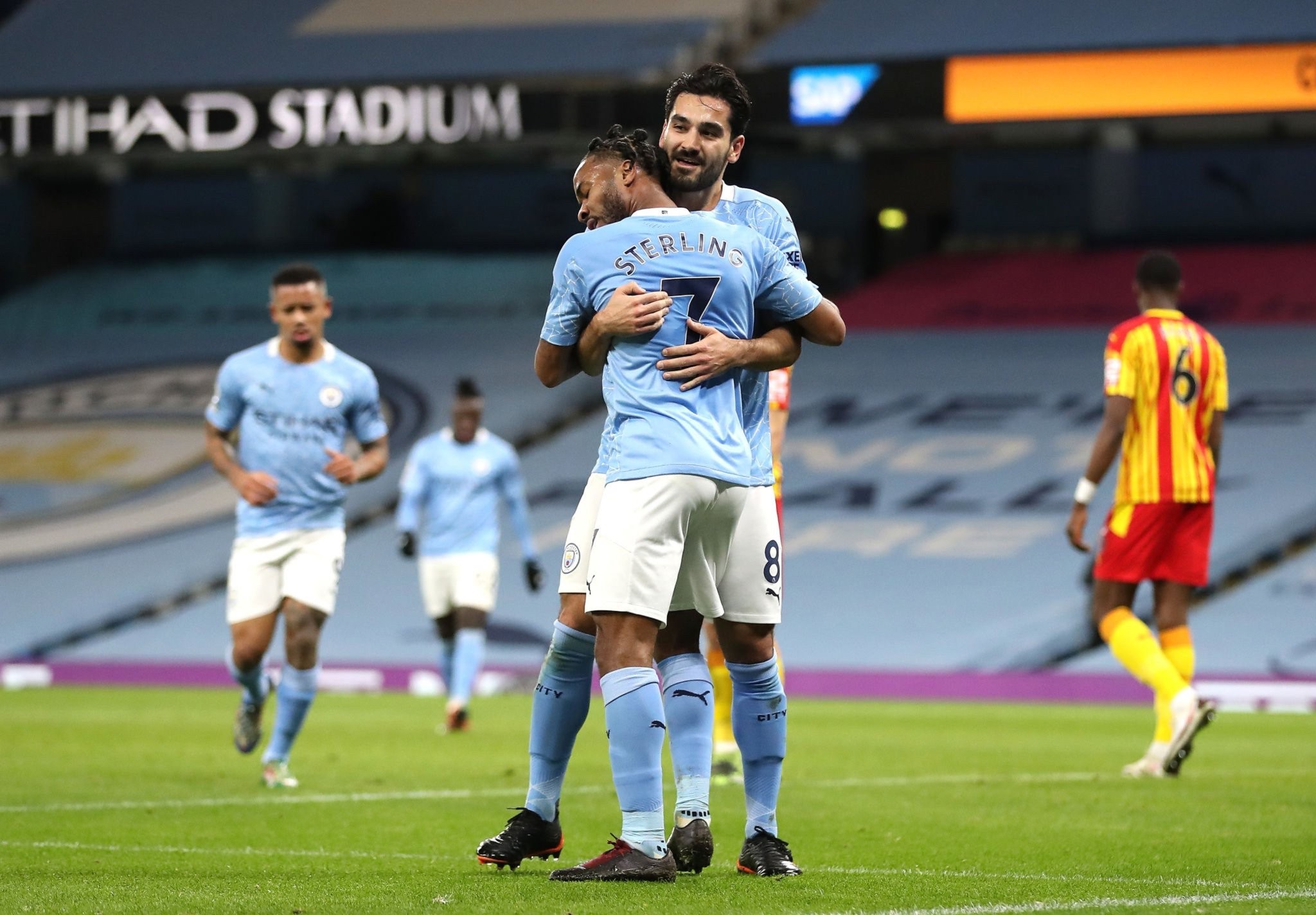 它唤醒了人 它唤醒了人